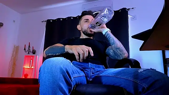 MightyAaron66 Webcamshow