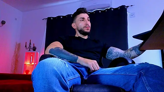 MightyAaron66 Webcamshow
