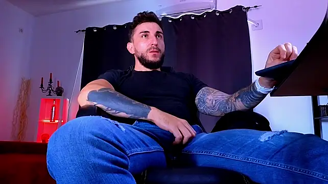 MightyAaron66 webcam show