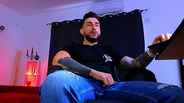 MightyAaron66 Pertunjukan Webcam