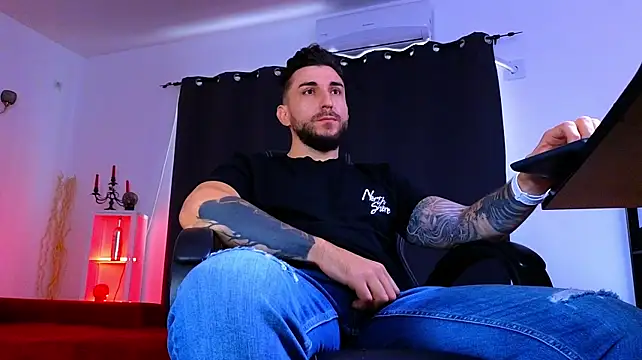 MightyAaron66 Webcam show