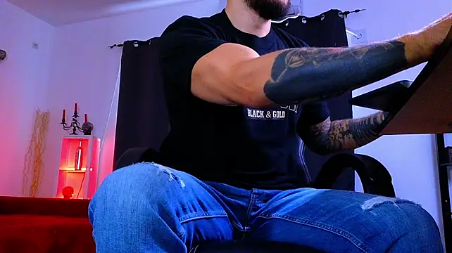 MightyAaron66 网络视讯表演