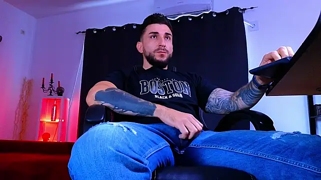 MightyAaron66 Webcamshow
