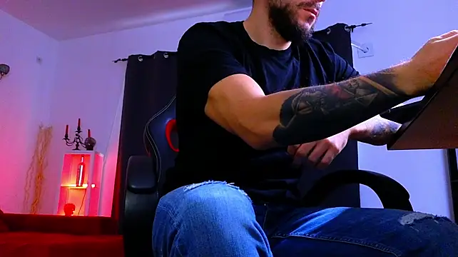 MightyAaron66 网络视讯表演