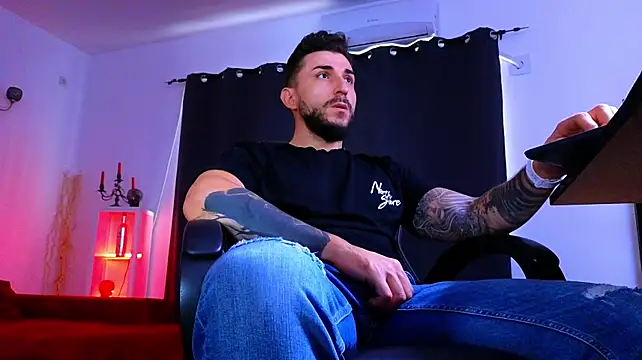 MightyAaron66 Pertunjukan Webcam