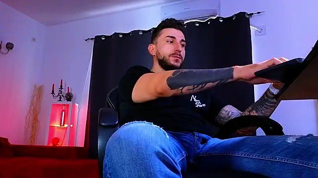 MightyAaron66 Pertunjukan Webcam