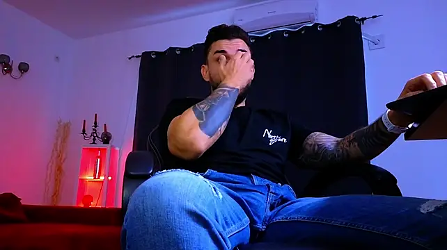 MightyAaron66 Show Webcam