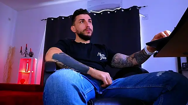 MightyAaron66's Webcam Show