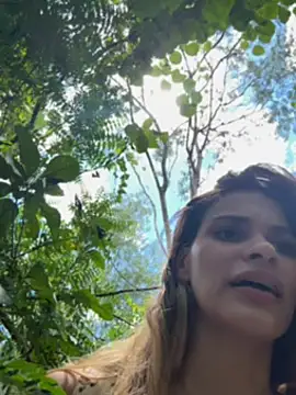cuteluci_ Show in webcam