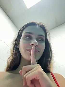 cuteluci_'s Live XXX Chat