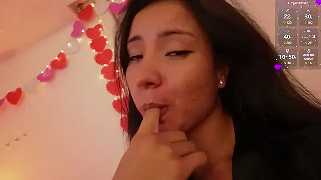 AbyWhitee Adlı Modelin Canlı XXX Sohbeti