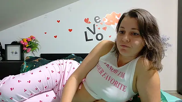 צ'אט XXX בשידור חי של SweetMaddy888