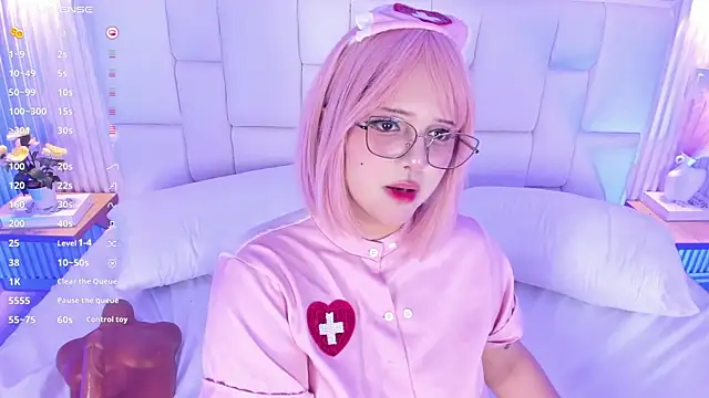 צ'אט XXX בשידור חי של NanaOsaky