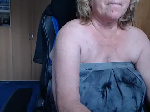 _sunshine__ élő XXX-chatje