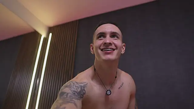 عرض كام JacksonOlsenn