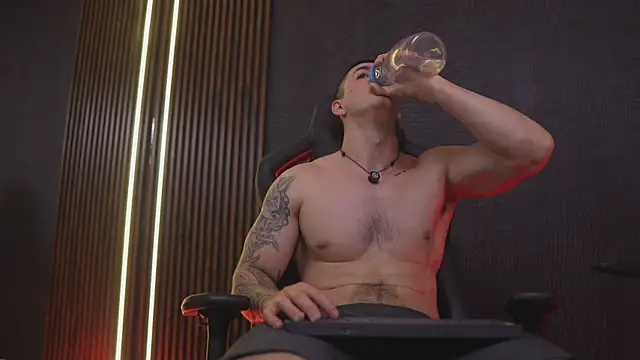 JacksonOlsenn's Webcam Show