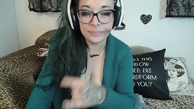 Missy-Dee Show in webcam