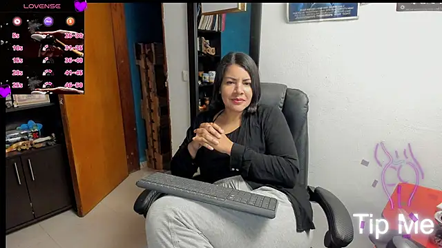 Živý XXX chat peanut_tangerine
