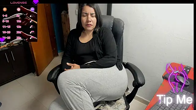 Živý XXX chat peanut_tangerine