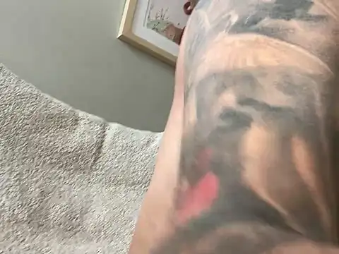 thehornyguy97 网络视讯表演