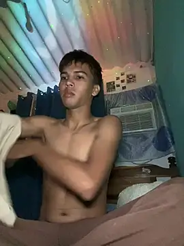 Show modela sexyboyandrs na web-kameri