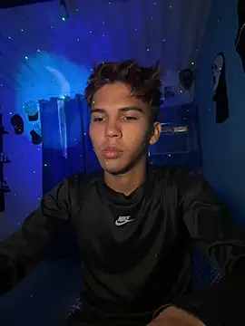 sexyboyandrs webkamerás műsora