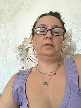 Show modela Karina__Milf na web-kameri