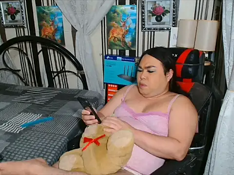 Ur-Mistress-Rhegz Webcam Show