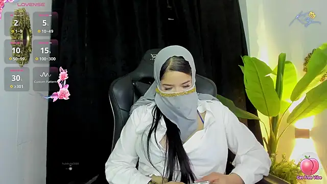 janna_isa's Live XXX Chat