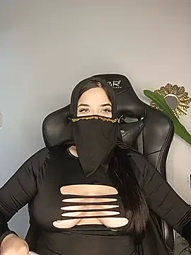 janna_isa – Naživo chatovacia miestnosť