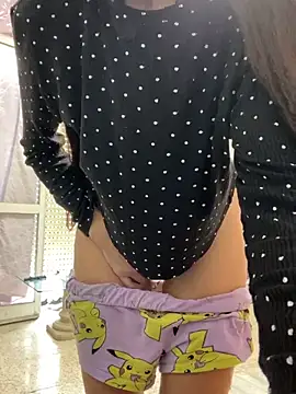 LolloLara91 Show in webcam