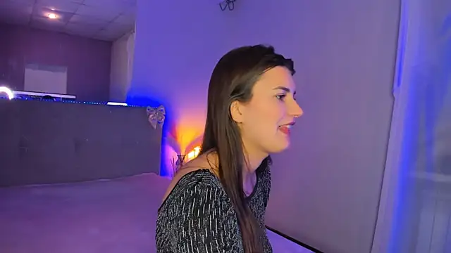 Laura_Leee Adlı Modelin Canlı XXX Sohbeti