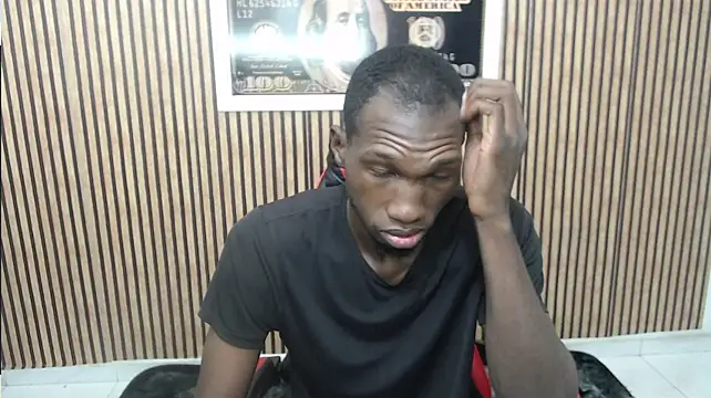 Show de black30cmdick na webcam