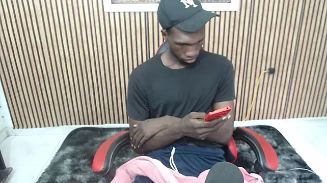 black30cmdick Show in webcam