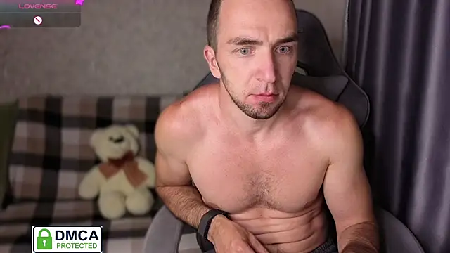 Show modela your_new_boyfriend1 na web-kameri