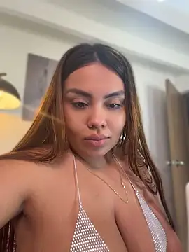 valeria2019hot 即時 XXX 聊天