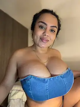 Pokazy przed kamerką – valeria2019hot