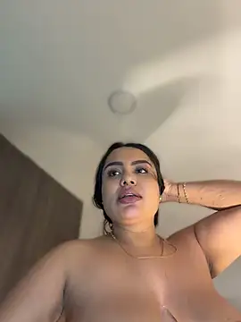 Chat +18 de valeria2019hot ao vivo