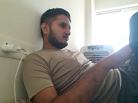 young-hairy-jon Show Webcam