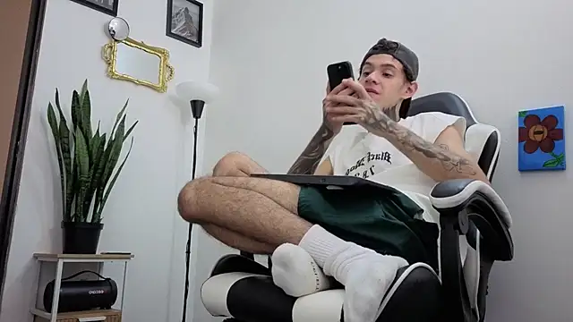 Arteemiiis' Live XXX Chat