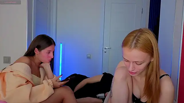 Show modela fcjuicy_pussy na web-kameri