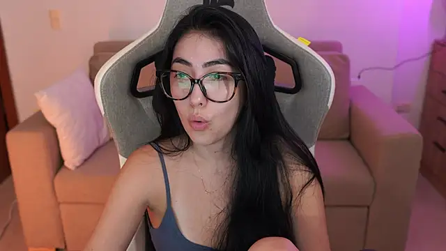 Chat +18 de anyacutex ao vivo
