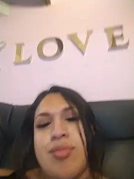 kimCosseyy webcam show