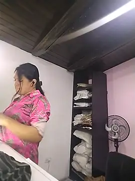 kimCosseyy Adlı Modelin Web Kamerası Şovu
