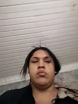 הופעת וובקאם של kimCosseyy