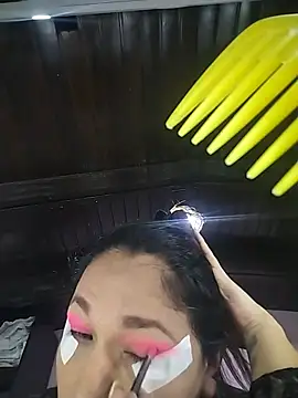 kimCosseyy Show in webcam