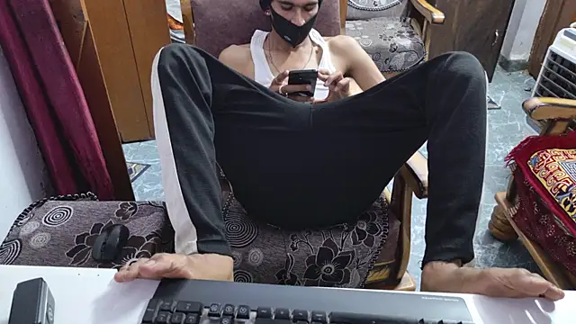 Webkamerová show zihan777