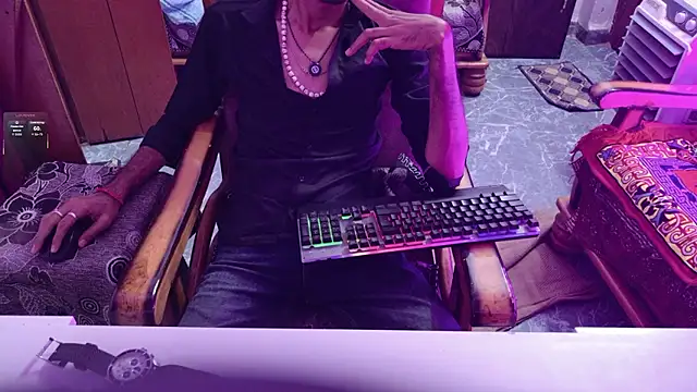 Show modela zihan777 na web-kameri