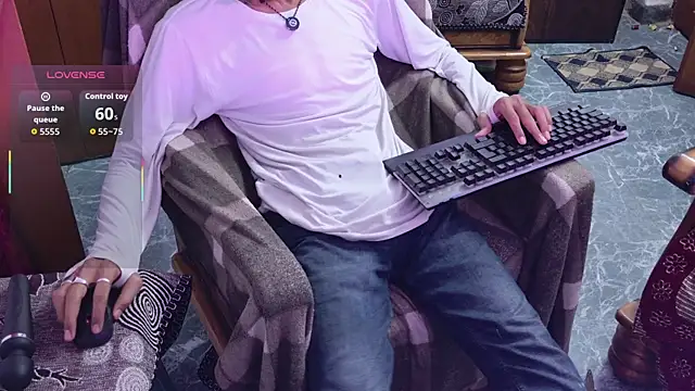 הופעת וובקאם של zihan777