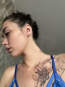 HoTMiA666 – Naživo XXX chat